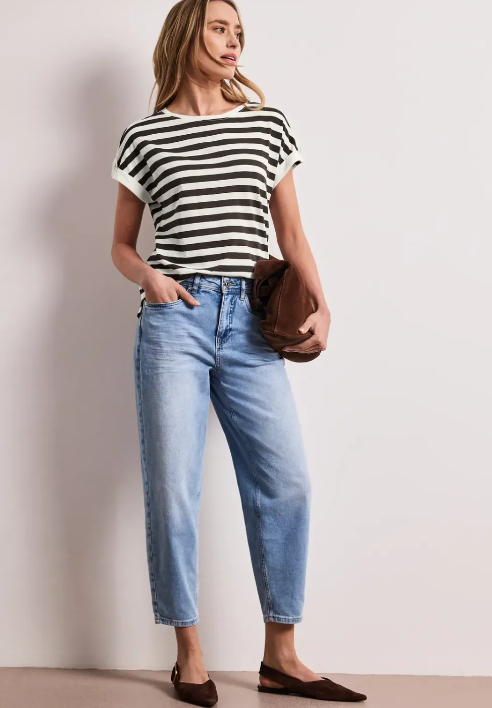 T-Shirt mit Rundhals und Knopfdetail