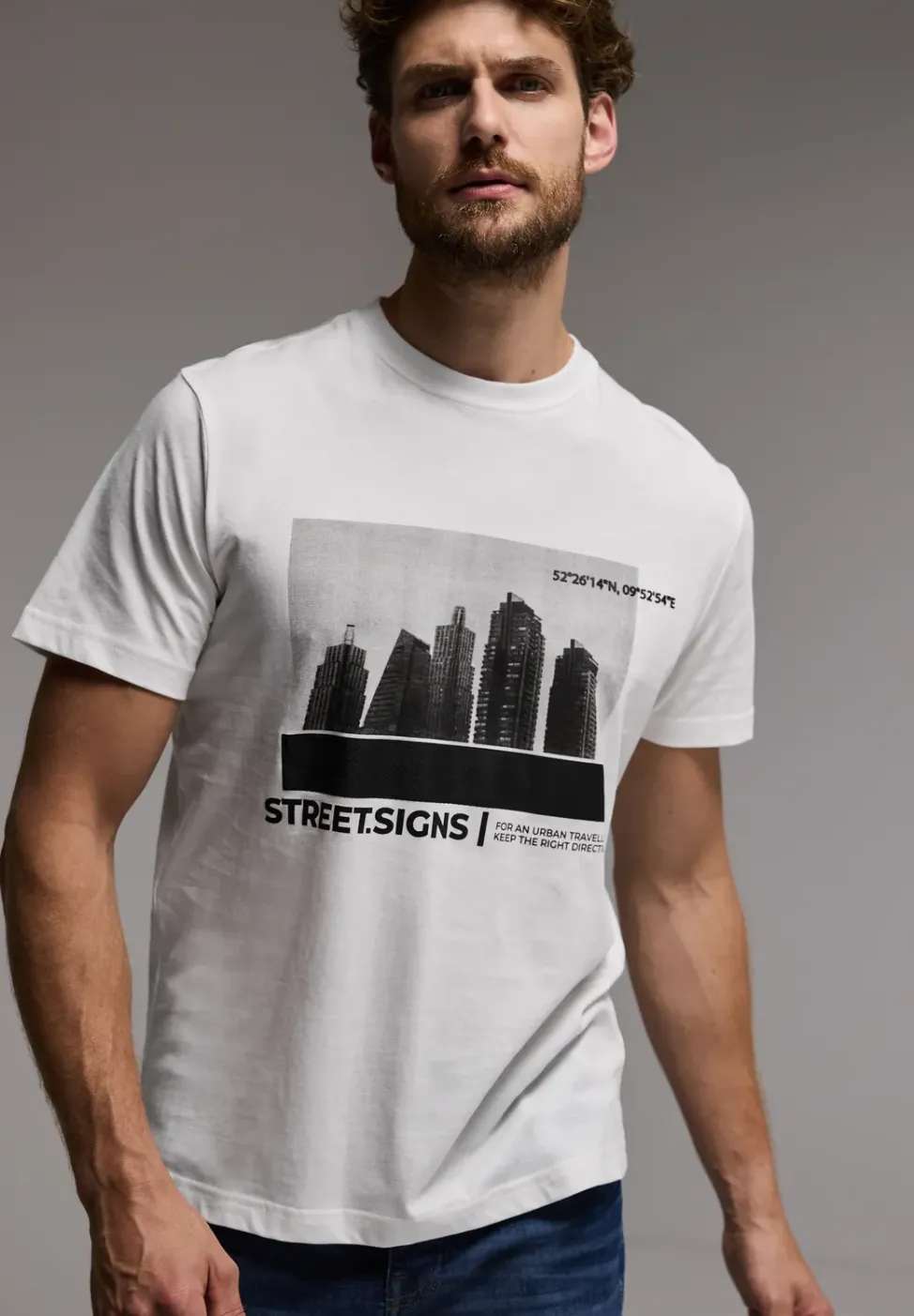 T-Shirt mit Skyline-Print