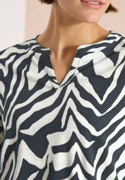 T-Shirt mit Split Neck mit Print