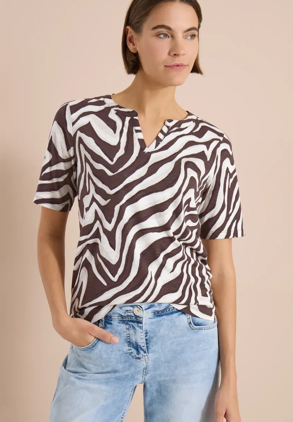T-Shirt mit Split Neck mit Print