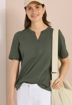 T-Shirt mit Split Neck und Crochet-Tape