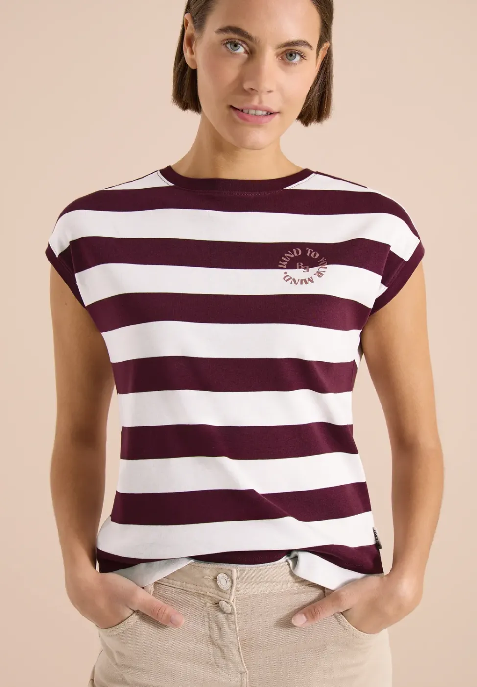 T-Shirt mit Streifen und Printdetail