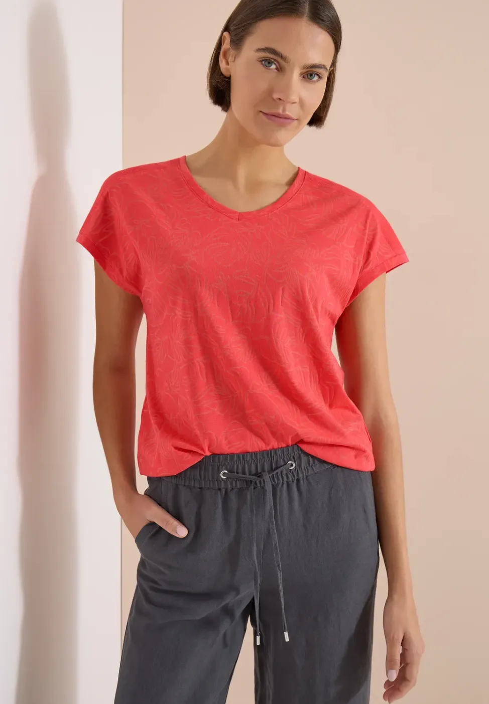 T-Shirt mit tonalem Ausbrennermuster