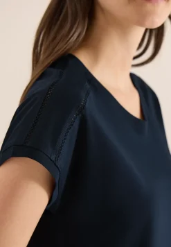 T-Shirt mit V-Neck und Spitzendetail