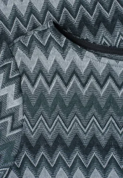 T-Shirt mit Boatneck und Zick-Zack-Print