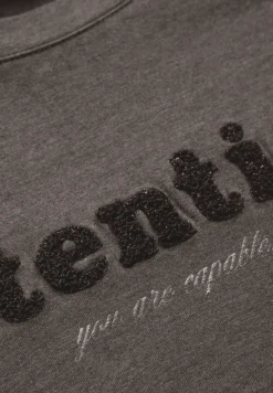 T-Shirt mit Bouclé Wording