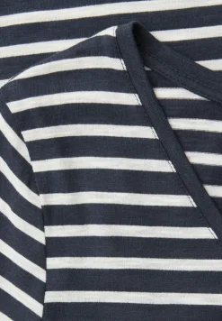 T-Shirt mit gerundetem V-Ausschnitt