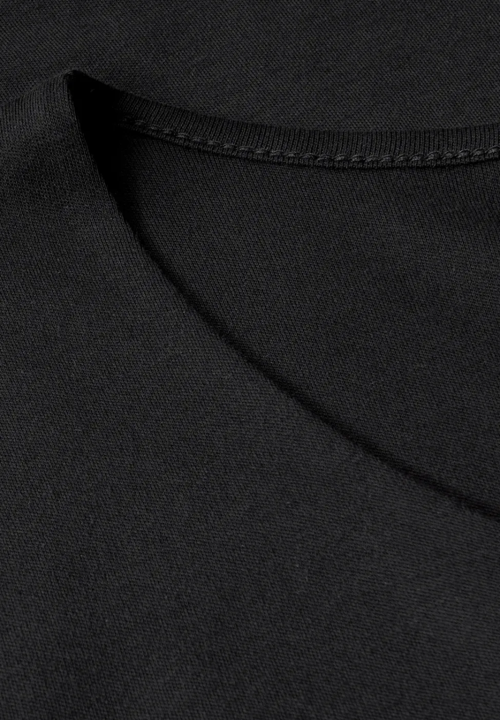 T-Shirt mit Herzausschnitt
