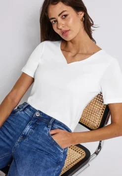 T-Shirt mit Herzausschnitt