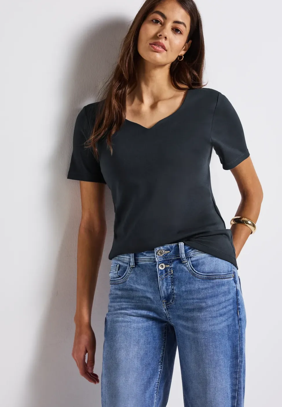 T-Shirt mit Herzausschnitt
