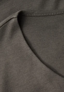 T-Shirt mit Herzausschnitt