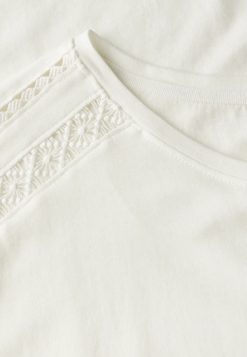 T-Shirt mit Häkeldetails