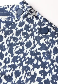 T-Shirt mit Knopfdetail