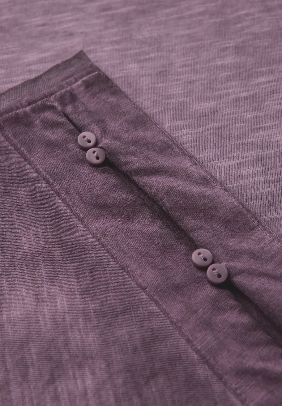T-Shirt mit Knopfdetail