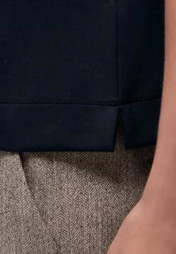 T-Shirt mit Kontrastdetail