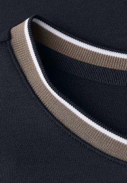 T-Shirt mit Kontrastdetail