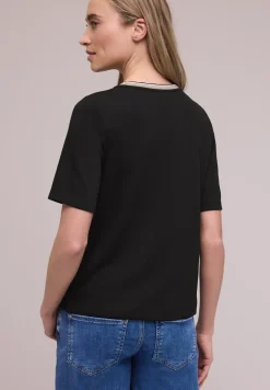 T-Shirt mit Kontrastdetail