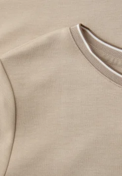 T-Shirt mit Kontrastdetail