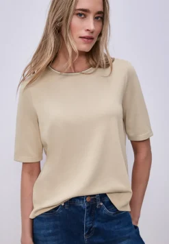 T-Shirt mit Kontrastdetail