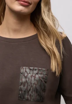 T-Shirt mit Leo-Brusttasche