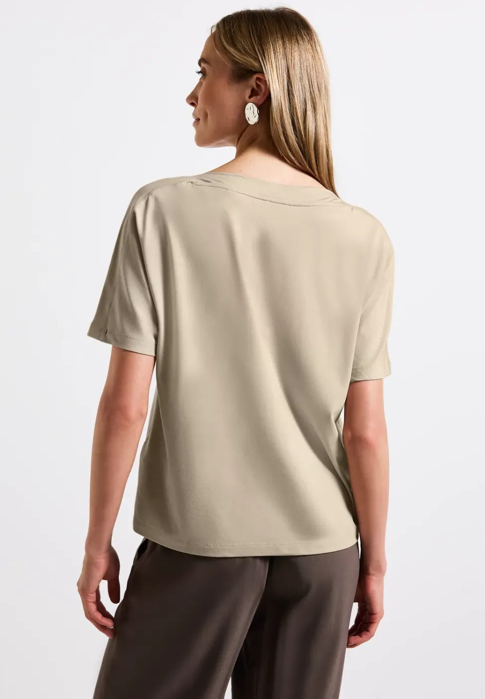 T-Shirt mit Nieten