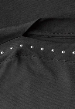 T-Shirt mit Nieten