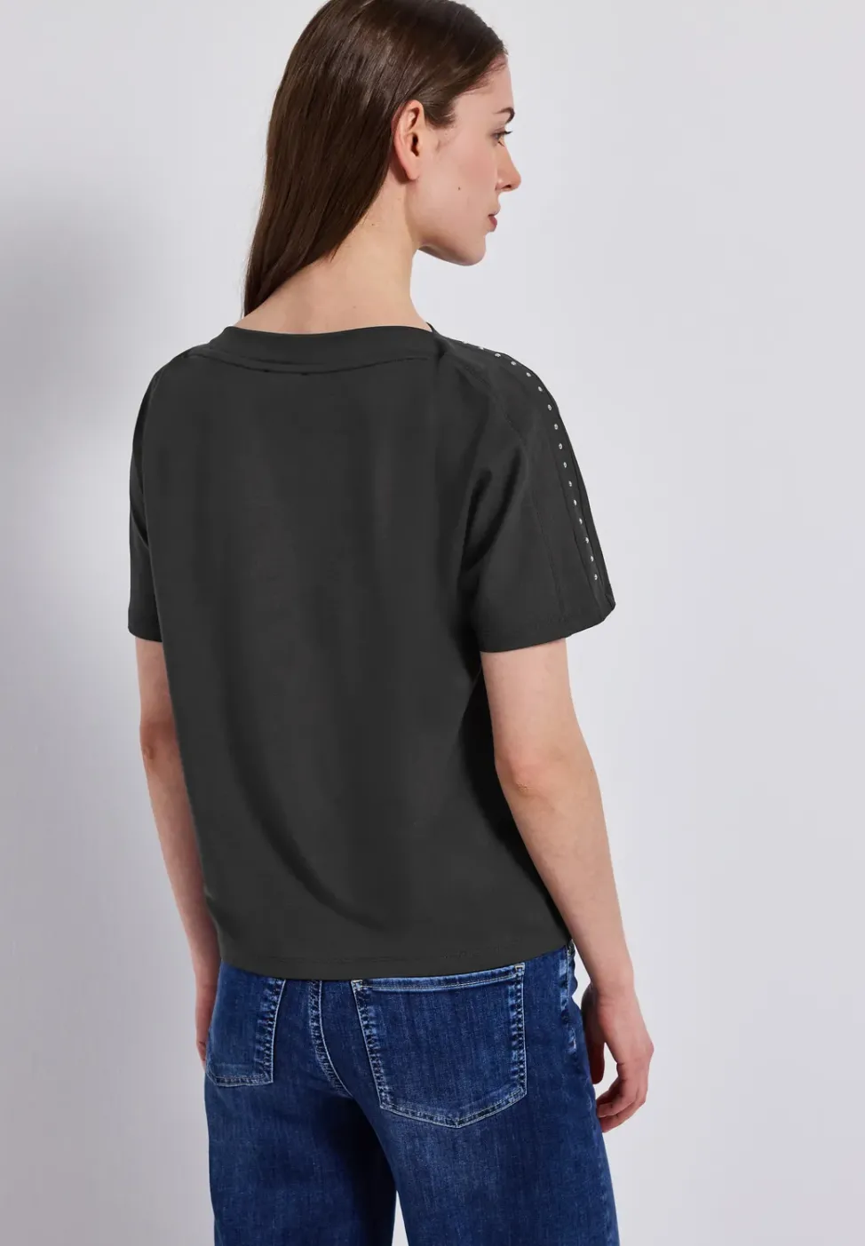 T-Shirt mit Nieten