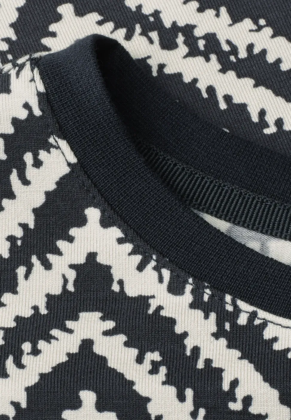 T-Shirt mit Rundhals und All-over-Print