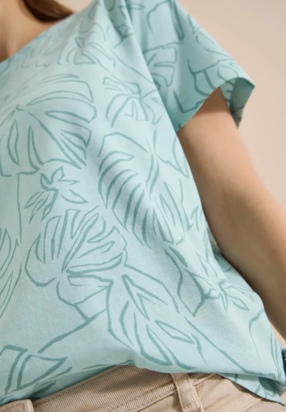 T-Shirt mit Rundhals und Blätterprint