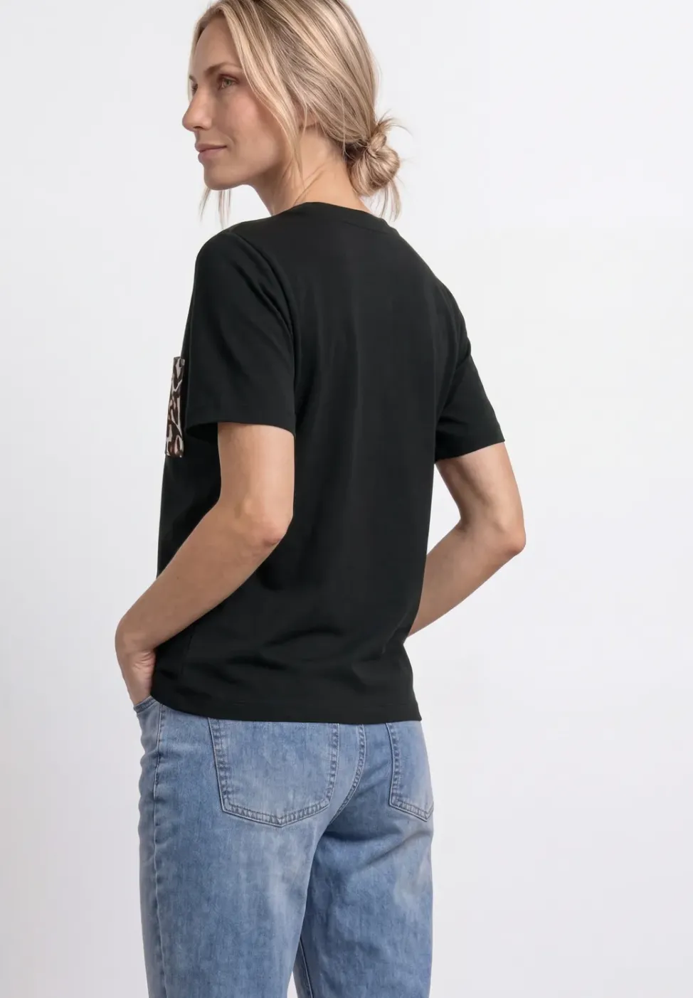 T-Shirt mit Rundhals und Brusttasche