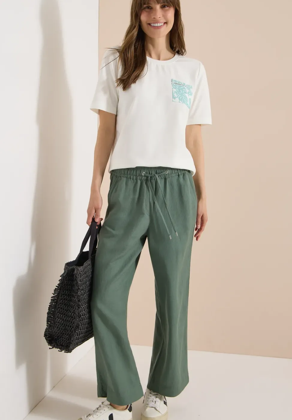 T-Shirt mit Rundhals und Brusttasche