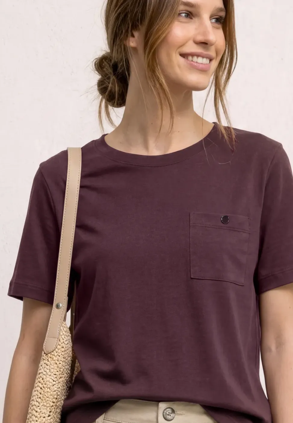 T-Shirt mit Rundhals und Brusttasche