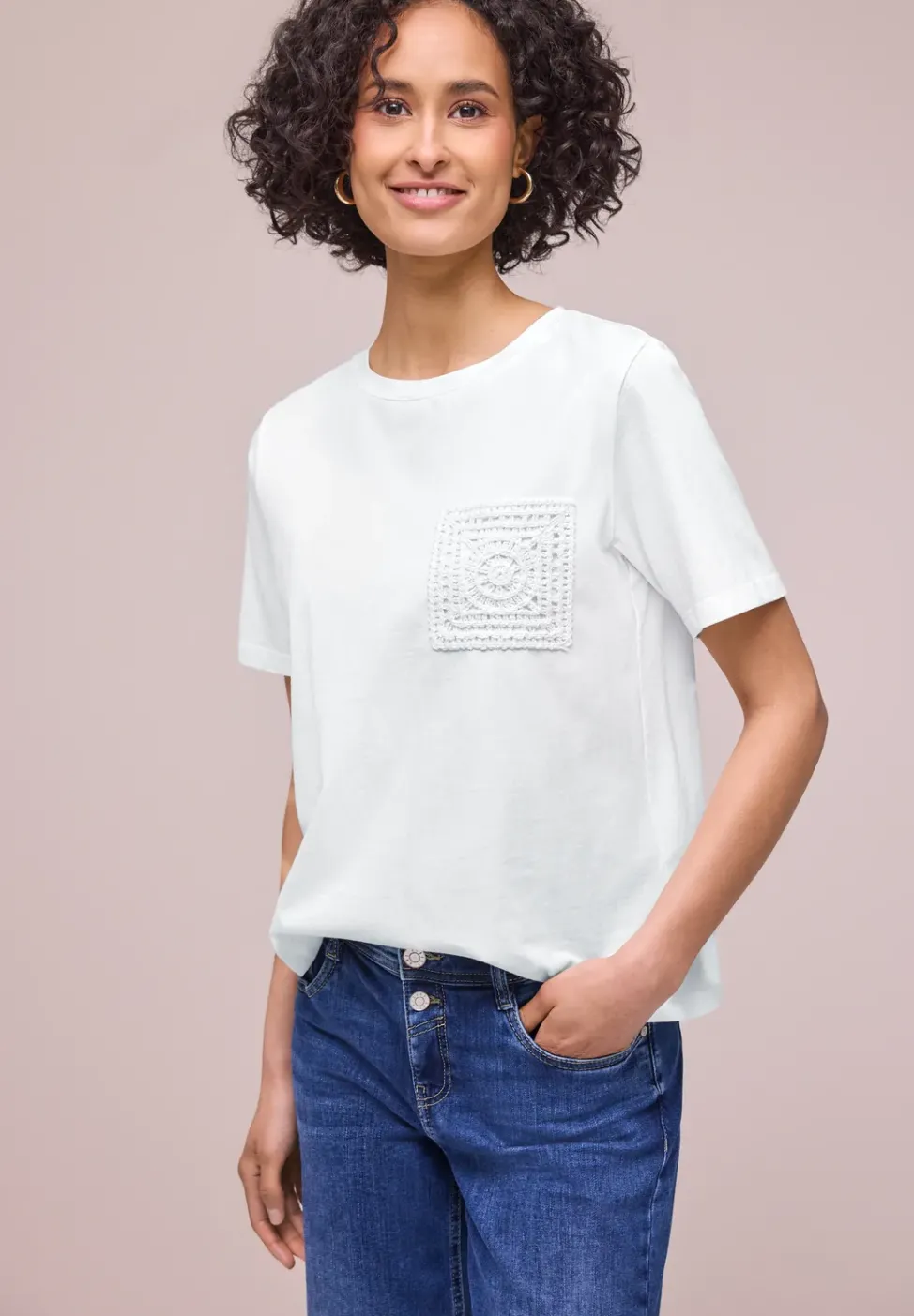T-Shirt mit Rundhals und Crochet-Tasche