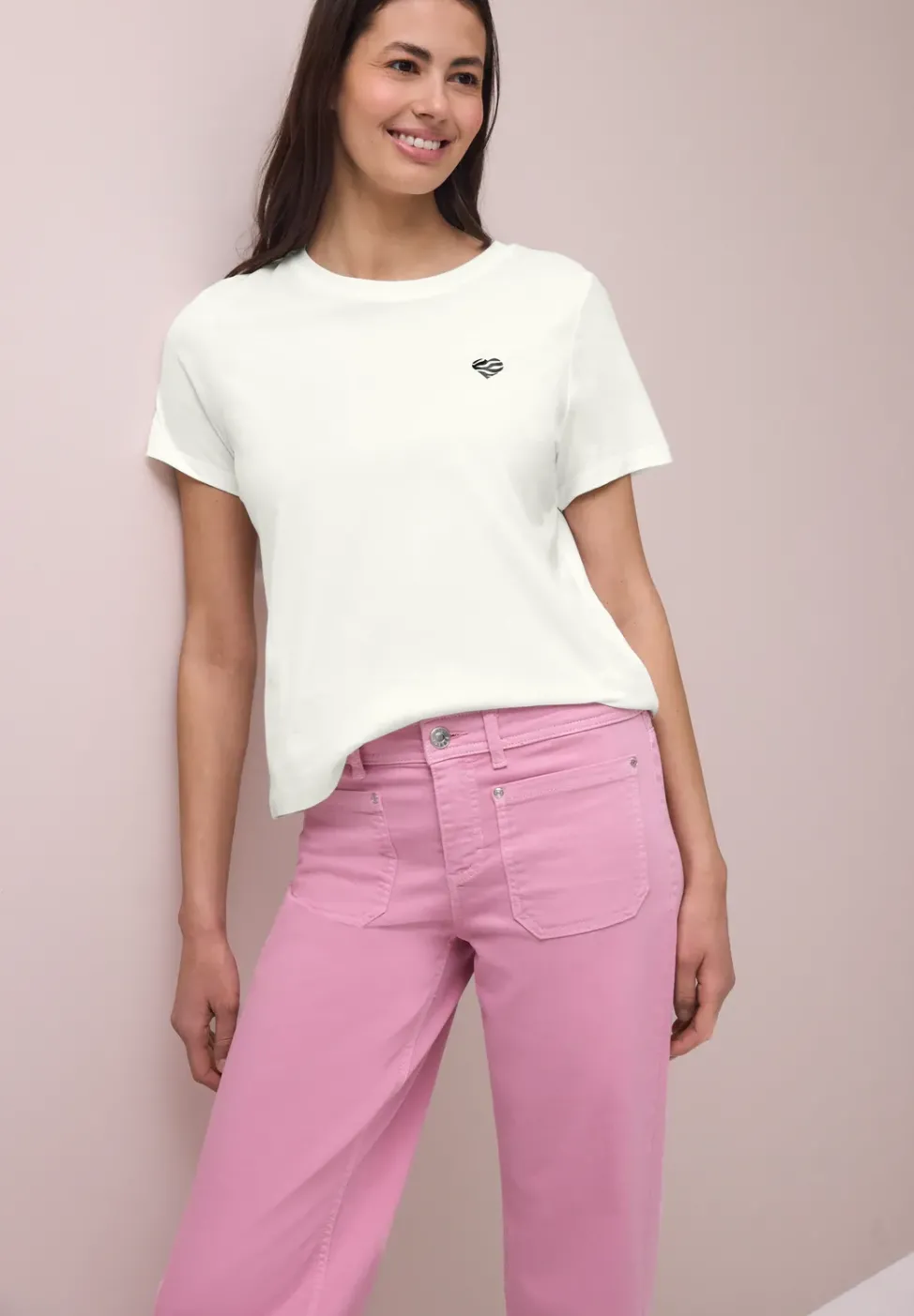 T-Shirt mit Rundhals und Herzdetail