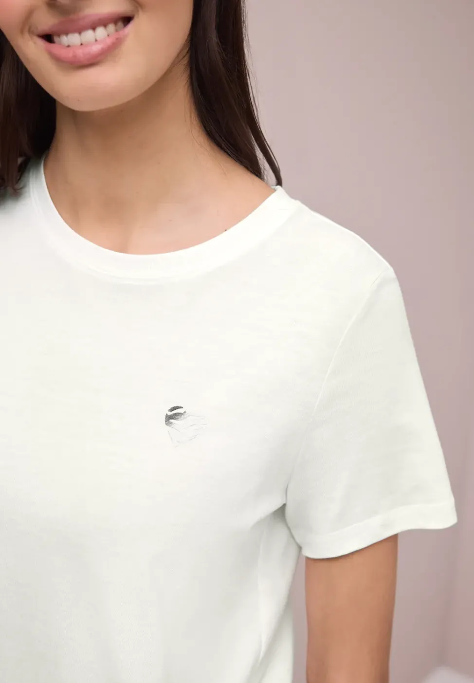 T-Shirt mit Rundhals und Herzdetail