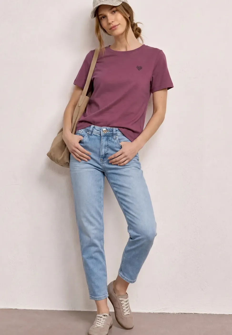 T-Shirt mit Rundhals und Herzdetail