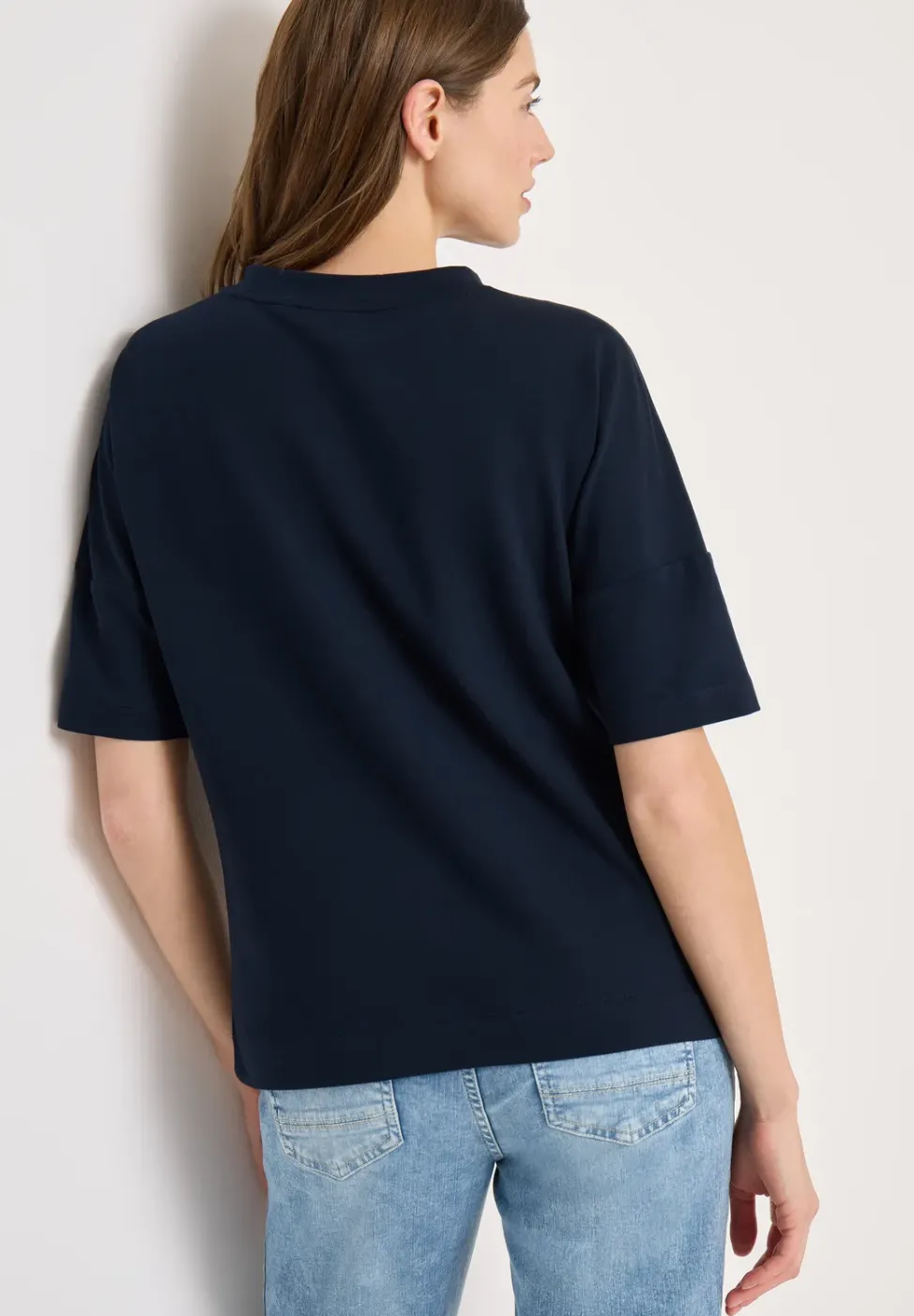 T-Shirt mit Rundhals und Knopfdetail