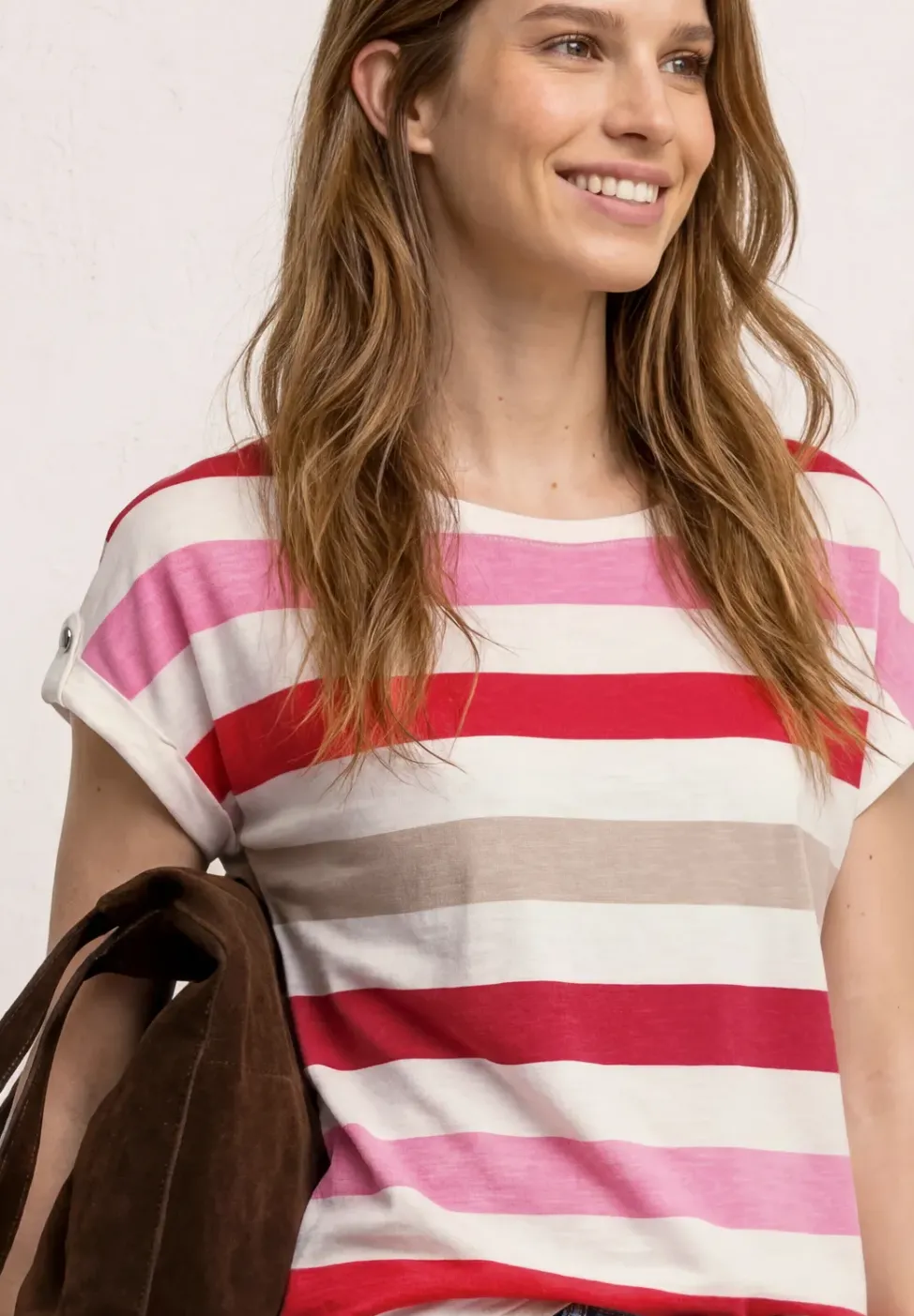 T-Shirt mit Rundhals und Knopfdetails