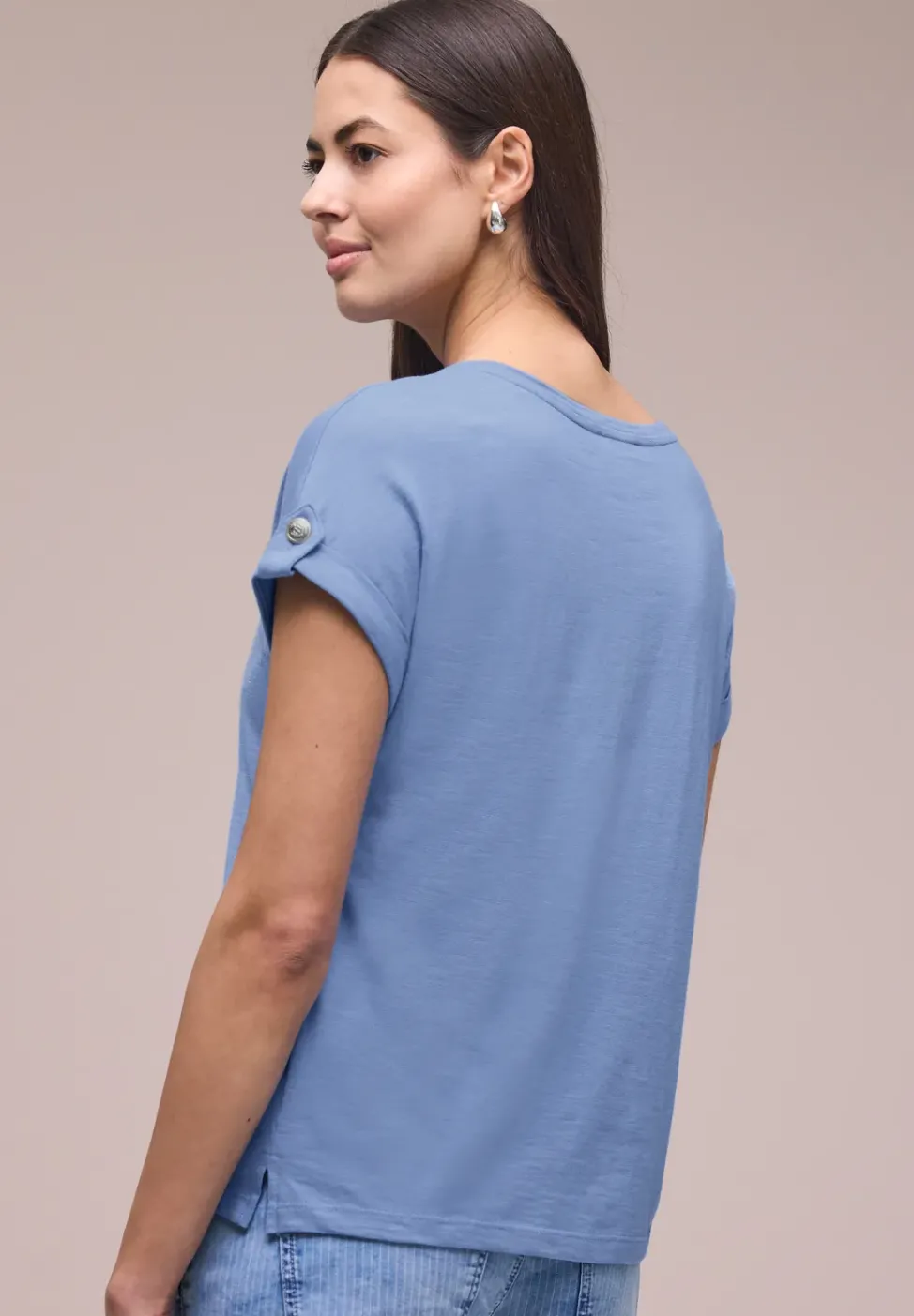 T-Shirt mit Rundhals und Knopfdetails