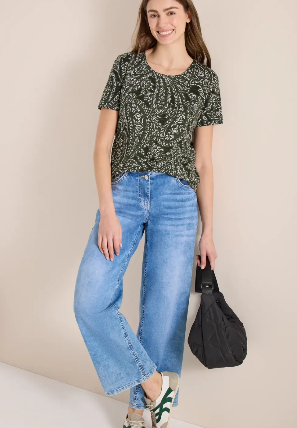 T-Shirt mit Rundhals und Minimal Print