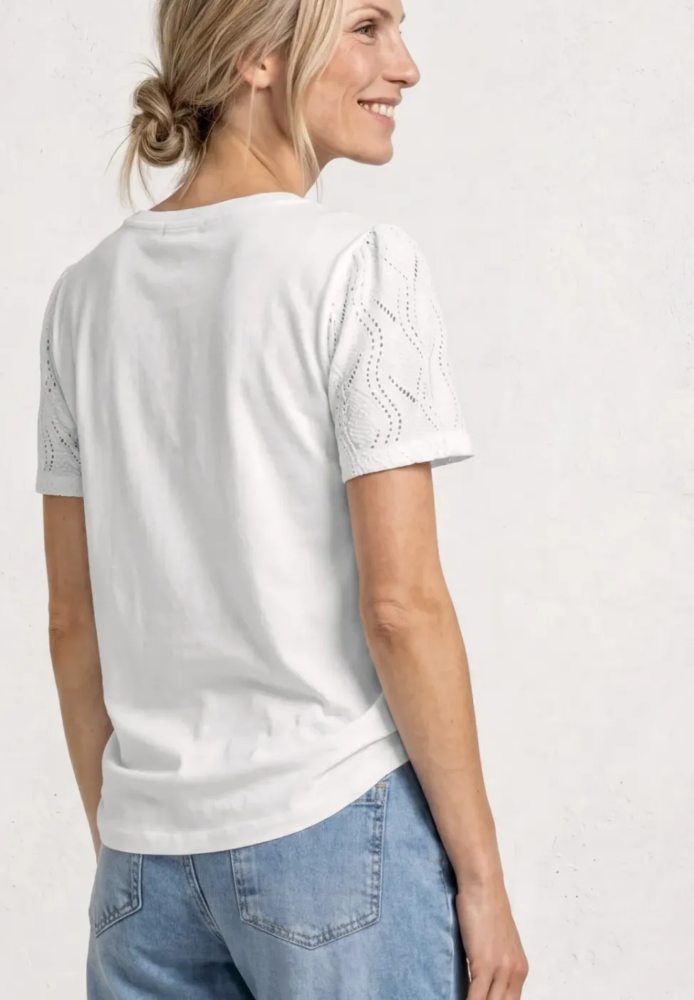 T-Shirt mit Rundhals und Spitzenärmeln