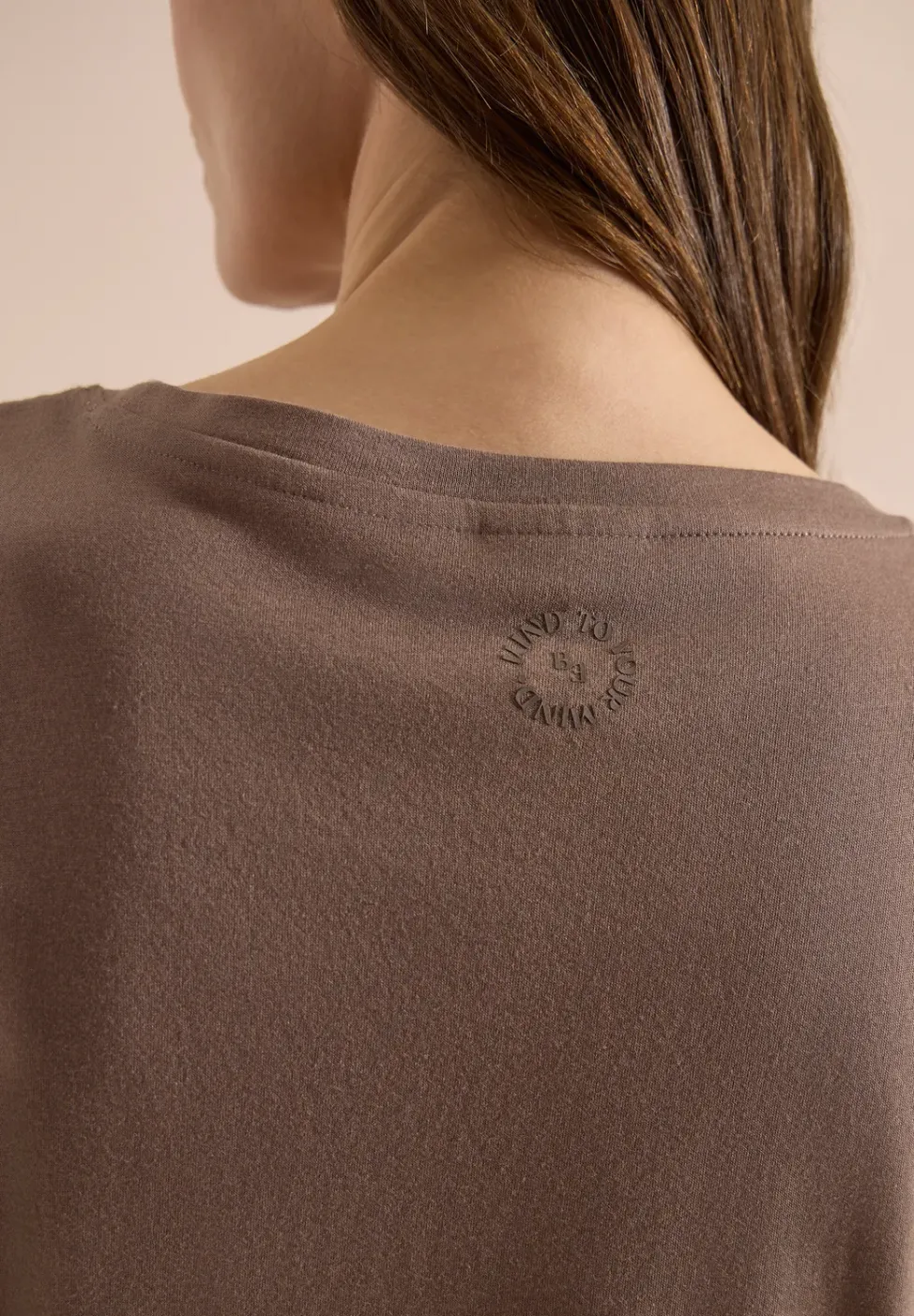 T-Shirt mit Rundhals und Turn-Up-Detail