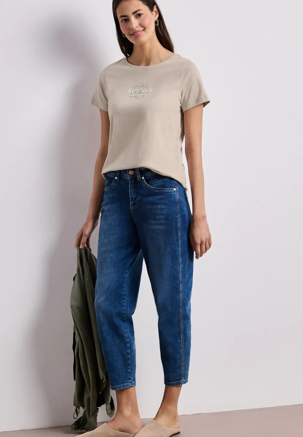 T-Shirt mit Rundhals und Wording Artwork