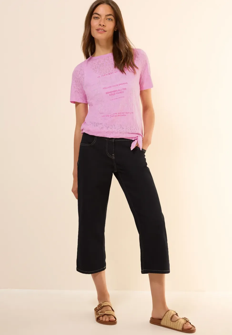 T-Shirt mit Schmucksteinen