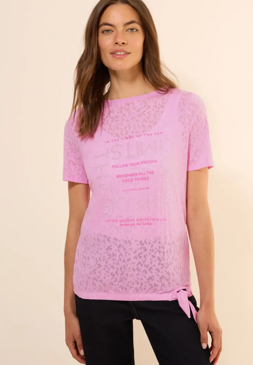 T-Shirt mit Schmucksteinen