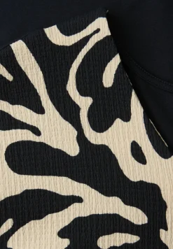 T-Shirt mit Split Neck und Frontprint