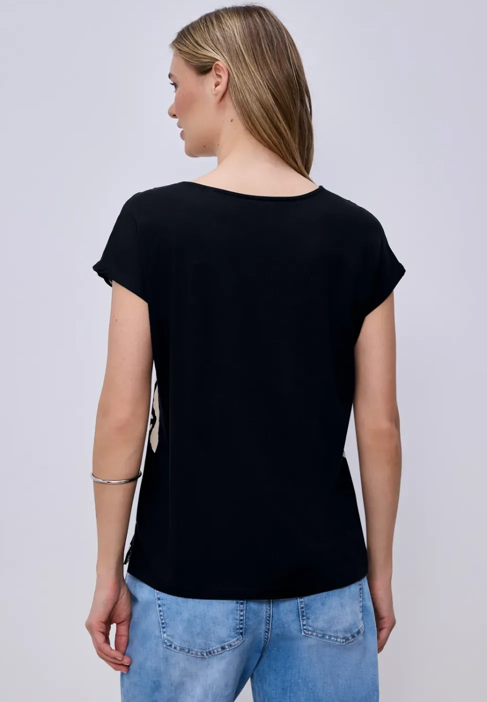 T-Shirt mit Split Neck und Frontprint