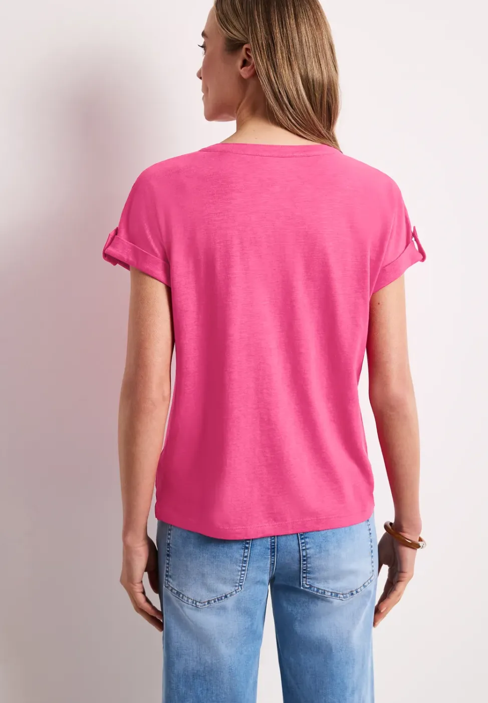 T-Shirt mit Split Neck und Knopfdetails