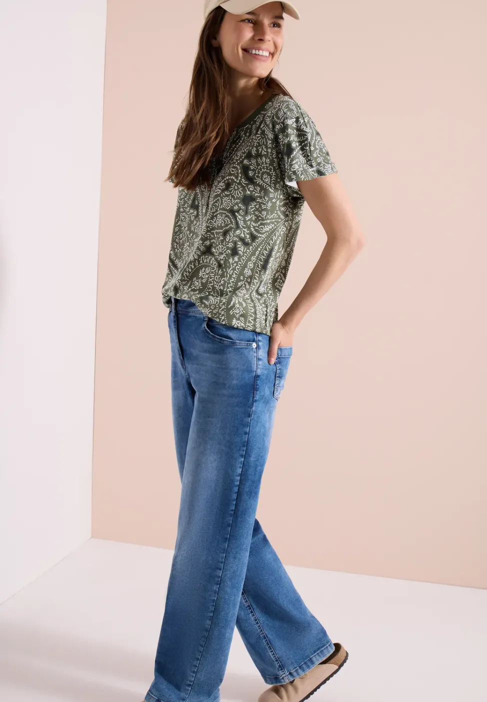 T-Shirt mit Split Neck und Paisleymuster