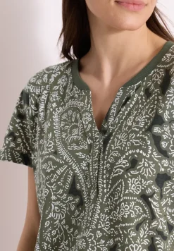 T-Shirt mit Split Neck und Paisleymuster